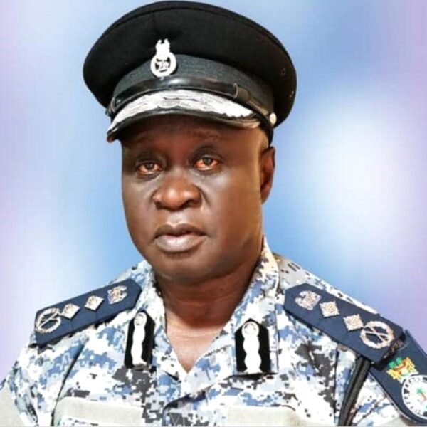 Mad Rush For Police Form *400 Positions Available *200 For Graduates And 200 For Non graduates