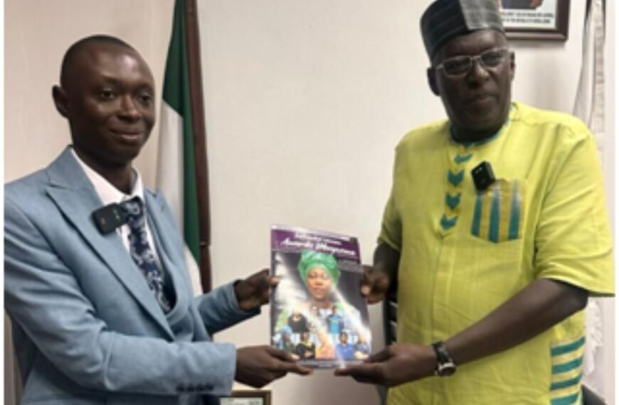 Hon. Sidie Mohamed Tunis Receive Lifetime Achievement Award