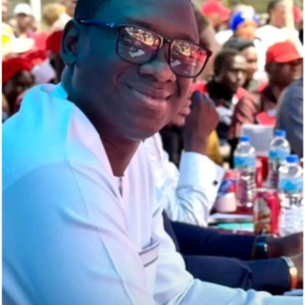 Dr. Ibrahim Bangura, the Indomitable APC party’s leading flagbearer, has arrived at the Bo Coronation field to a “Red and Ready” Bo City.