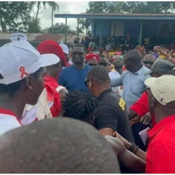 Huge Crowd Welcomes Dr Ibrahim Bangura in Lunsar