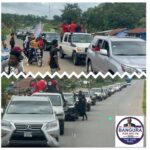 Presumptive APC flagbearer, Dr. Ibrahim Bangura enters his hometown of Mambolo muscularly.His Convoy spans as far as the eye can see.